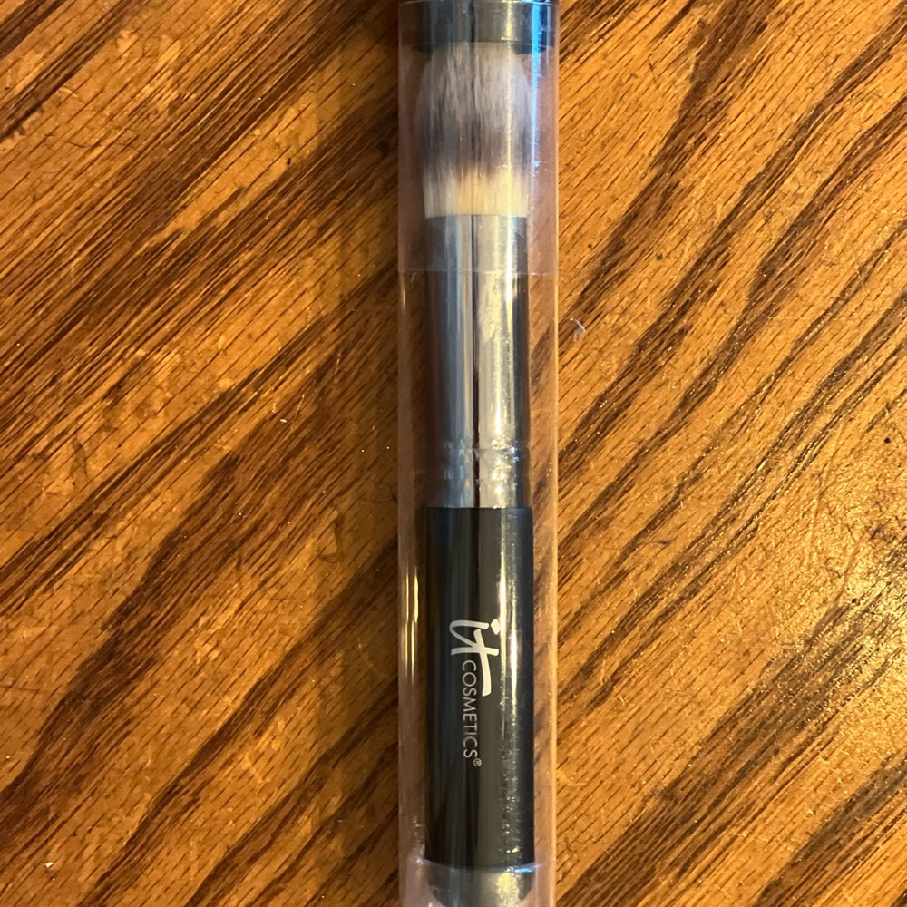 IT Cosmetics Silver and Black Dual-Ended Brush